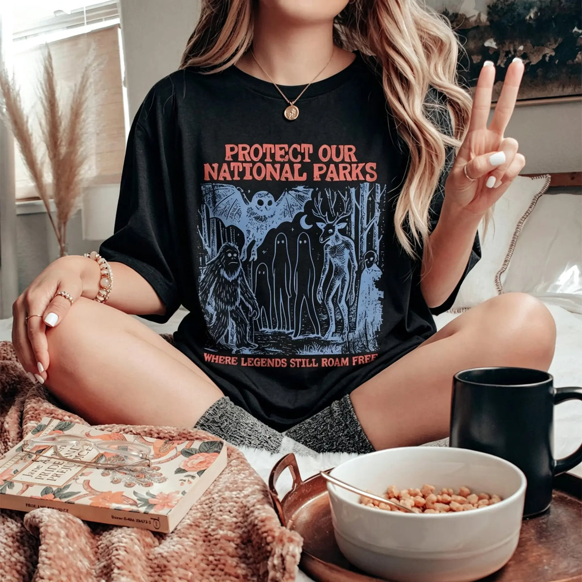 Women's Halloween Oversized T-Shirt - Retro Spooky Ghost, Pumpkin, Skeleton Graphic Tee, Vintage Fall Casual Top