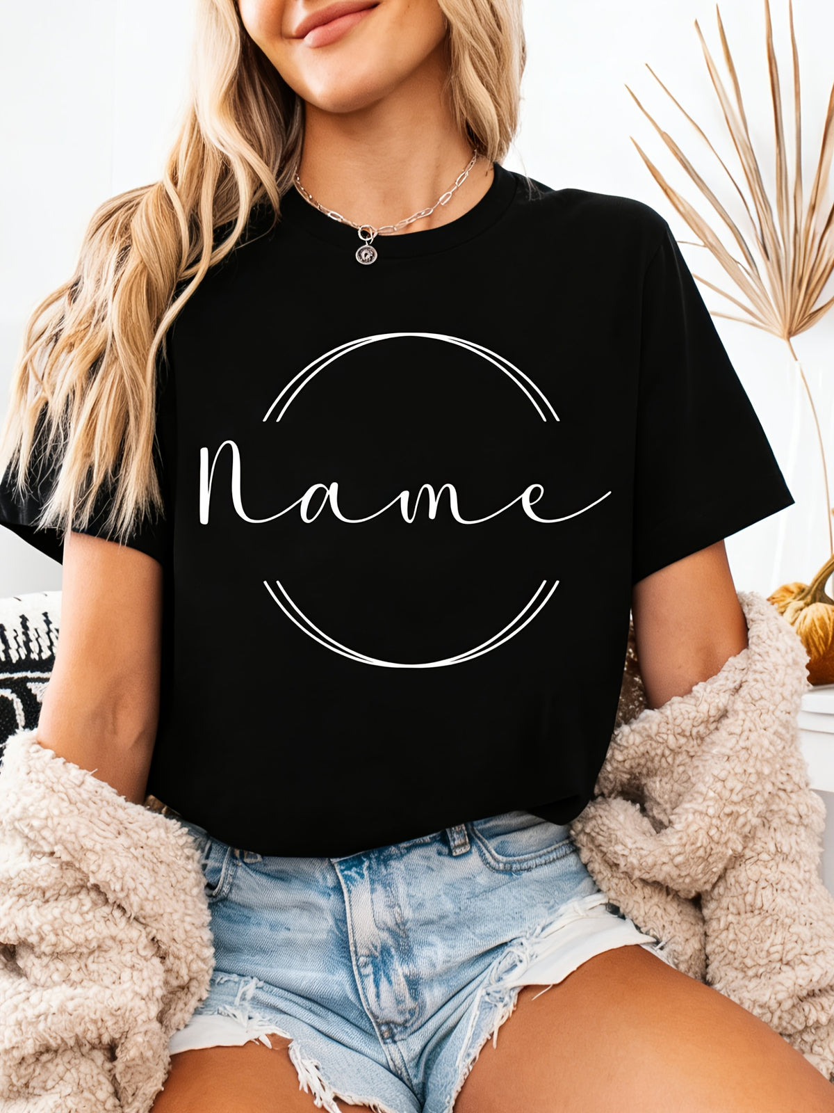 Custom Personalized Name Women T-Shirt, Minimalist Circle Cursive Custom Text Graphic Short Sleeve Tee, Simple Elegant Crew Neck Relaxed Fit Ladies Top, Plain Minimal Line Print Soft Casual Daily Basic Outfit