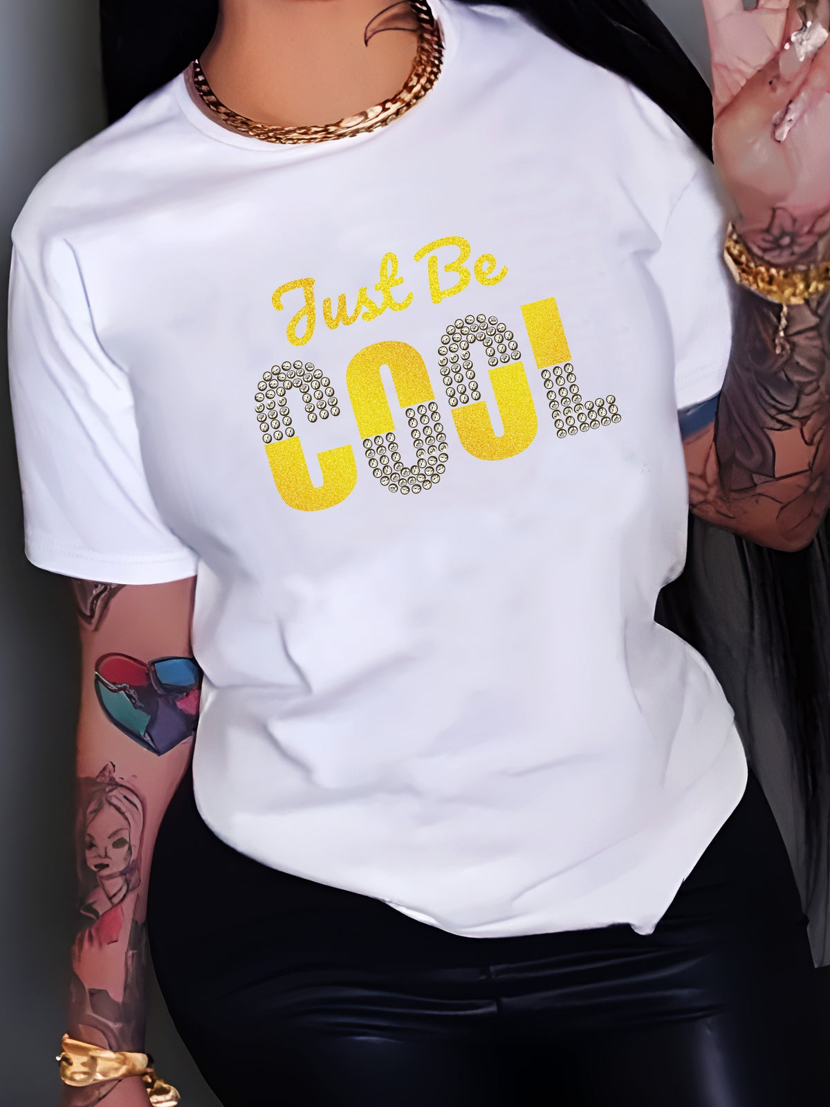 Graphic T-Shirt for Women with The Phrase 'Just Be Cool', Featuring a Crew Neck, Short Sleeves, And Made from Breathable And Soft Material, Perfect for Casual Wear in Spring And Summer