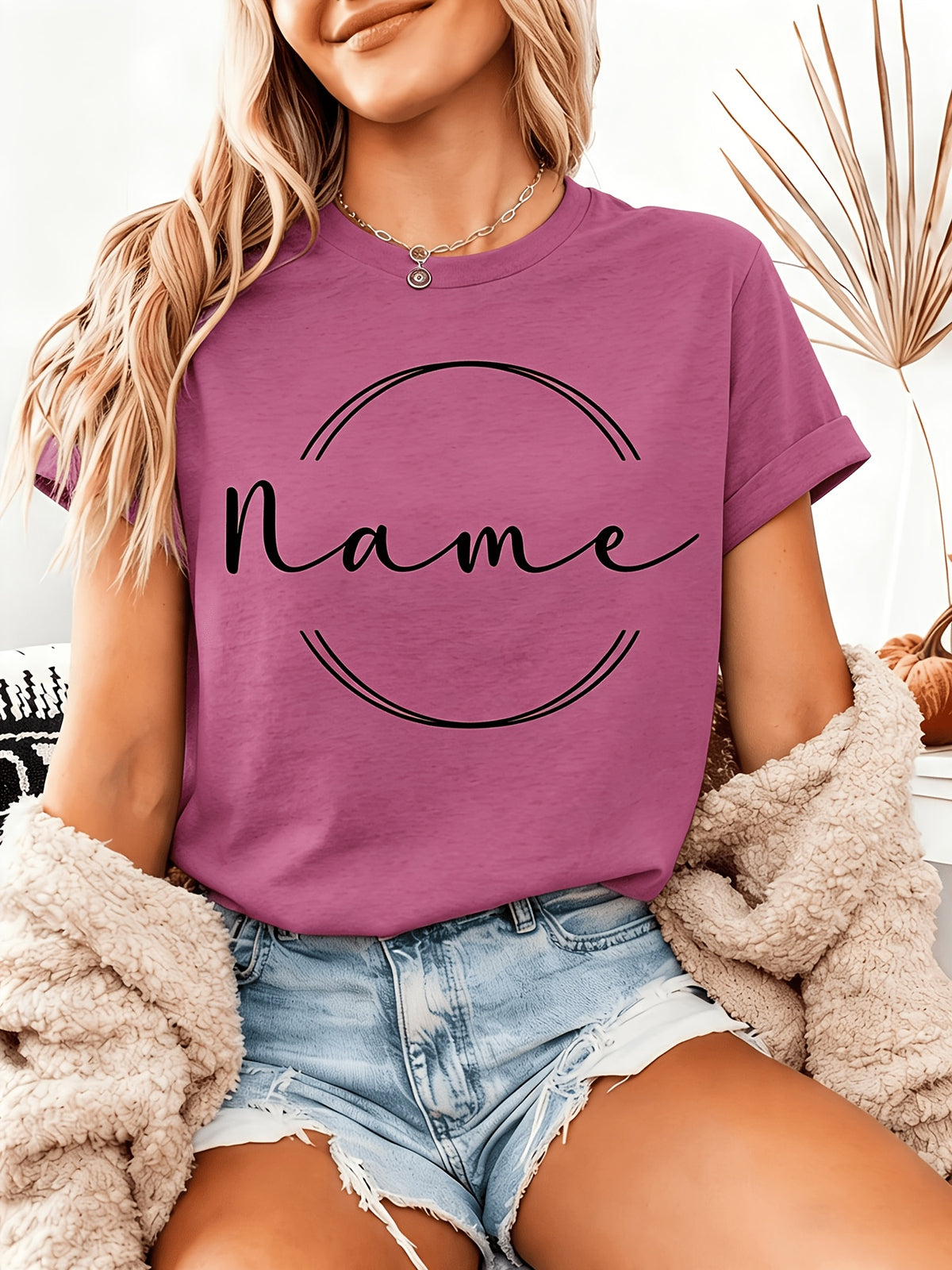 Custom Personalized Name Women T-Shirt, Minimalist Circle Cursive Custom Text Graphic Short Sleeve Tee, Simple Elegant Crew Neck Relaxed Fit Ladies Top, Plain Minimal Line Print Soft Casual Daily Basic Outfit